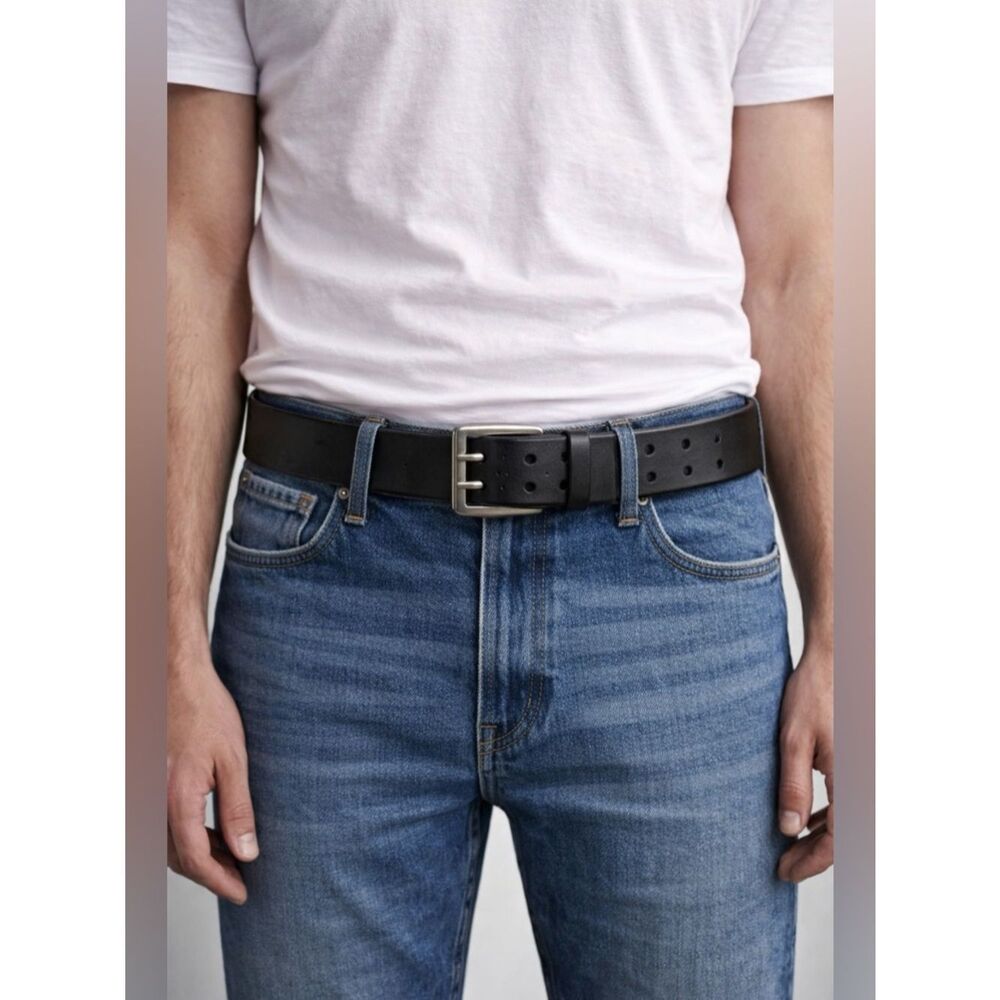 Levi’s Black Genuine Leather Belt Size 44 Gunmetal Buckle Classic Casual